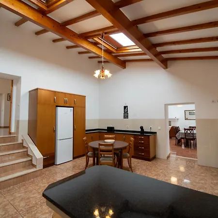 בית נופש Casa Torre Andorinhas נאזרה