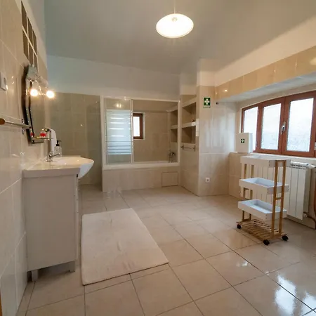 Casa Torre Andorinhas * נאזרה